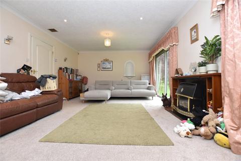 4 bedroom detached bungalow for sale, Dartmouth Avenue, Morley, Leeds
