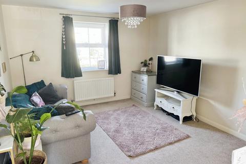 2 bedroom flat to rent, Deans Court, Bishops Cleeve, Cheltenham, GL52