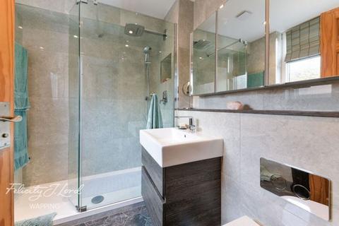 24 Cape Yard, London, E1W 2JU