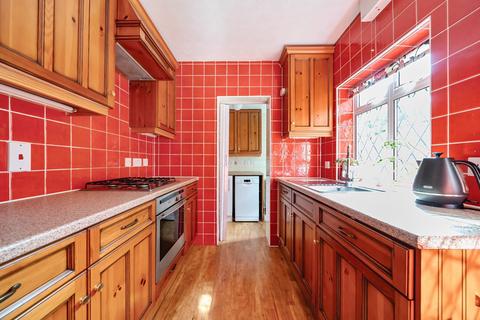 28 Lancaster Road, Uxbridge, UB8 1AP