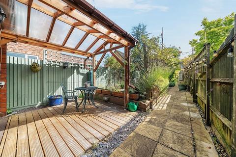 28 Lancaster Road, Uxbridge, UB8 1AP