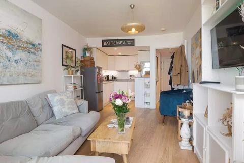 1 bedroom flat to rent, Lombard Road, Falcon Wharf, Battersea, London, SW11