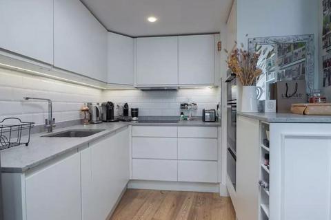 1 bedroom flat to rent, Lombard Road, Falcon Wharf, Battersea, London, SW11