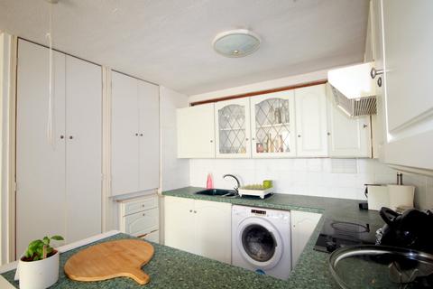 85 Dovedale Close, Harefield, Uxbridge, UB9 6DQ