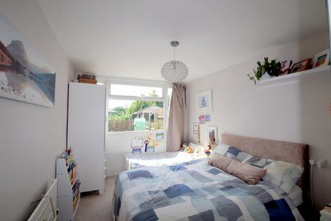 85 Dovedale Close, Harefield, Uxbridge, UB9 6DQ