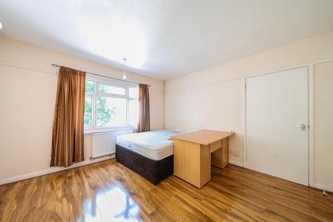 51a Ash Grove, London, W5 4AX