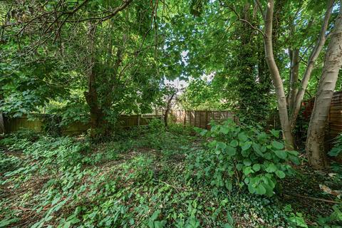 51a Ash Grove, London, W5 4AX