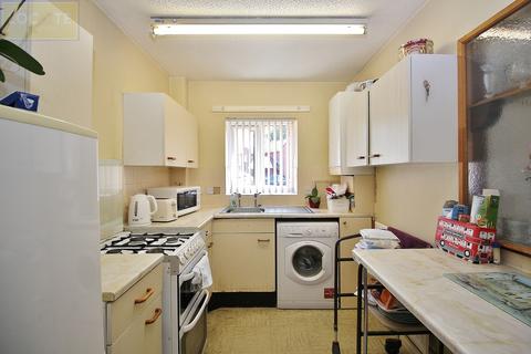 1 bedroom flat for sale, The Spinney, Urmston, Manchester