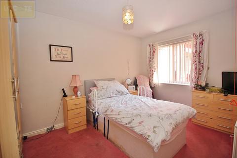 1 bedroom flat for sale, The Spinney, Urmston, Manchester