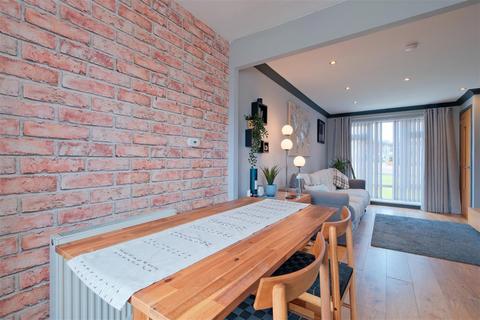 8 Fraser Drive, Kirkmuirhill, Lanark, ML11 9YP