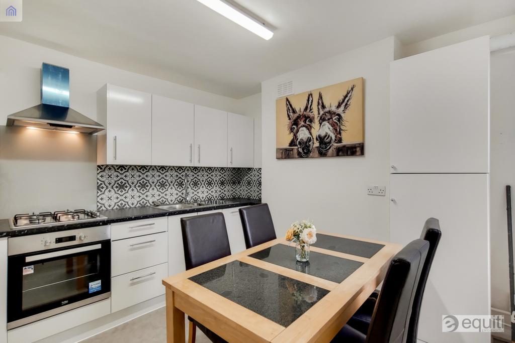Kitchen/Dining