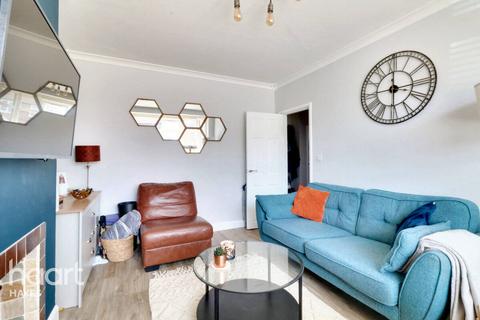 2 bedroom maisonette for sale, Laburnum Road, Hayes