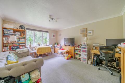 2 bedroom flat for sale, Foxhills,  Woking,  GU21