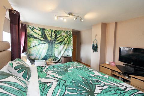 39 Mayfield Crescent, Lower Stondon, Henlow, SG16 6LE