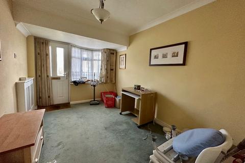 6 Archibald Road, Romford, RM3 0RH