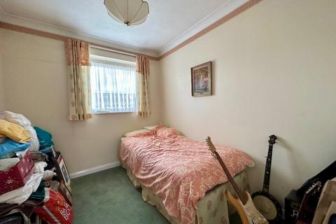 6 Archibald Road, Romford, RM3 0RH