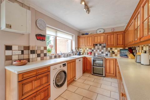 77 Avenue Road, Astwood Bank, Redditch, B96 6AT