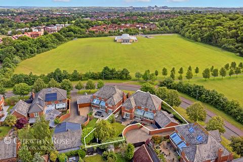 5 bedroom detached house for sale, Vernier Crescent, Milton Keynes