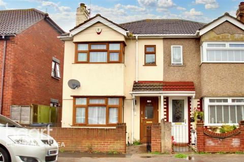 3 bedroom semi-detached house to rent, Harrow Road