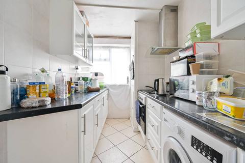 2 bedroom flat for sale, Manor Estate, Bermondsey, London, SE16