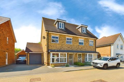 3 bedroom semi-detached house for sale, Onslow Walk, Horsham RH12