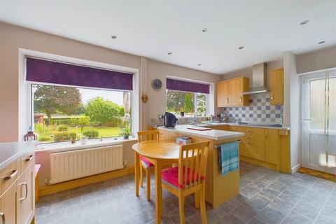 3 bedroom detached bungalow for sale, Angus Close, Horsham RH12