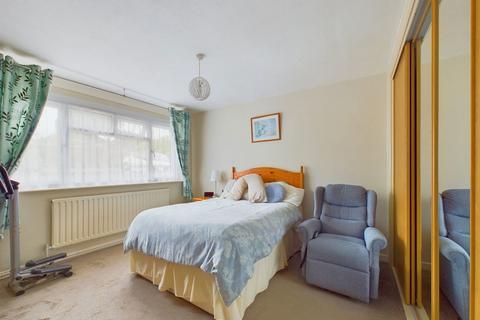 8 Angus Close, Horsham, RH12 2EQ