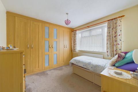 8 Angus Close, Horsham, RH12 2EQ