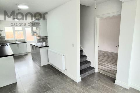 4 bedroom terraced house to rent, Glenmore Way, Barking, IG11 0LY
