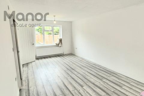 4 bedroom terraced house to rent, Glenmore Way, Barking, IG11 0LY