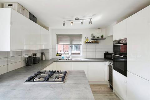 31 Haycombe, Bristol, BS14 0AJ
