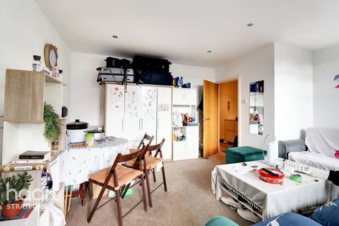 27 Gerry Raffles Square, London, E15 1BG