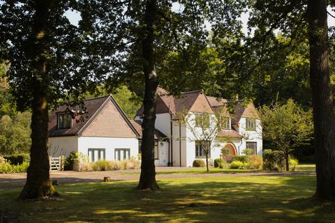 Grasslands The Ridge, Woldingham, Caterham, CR3 7AL