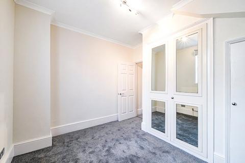 2 bedroom apartment to rent, Campden Hill Gardens, London, W8