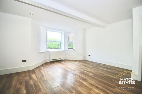 2 bedroom flat to rent, Shorncliffe Road, Folkestone CT20