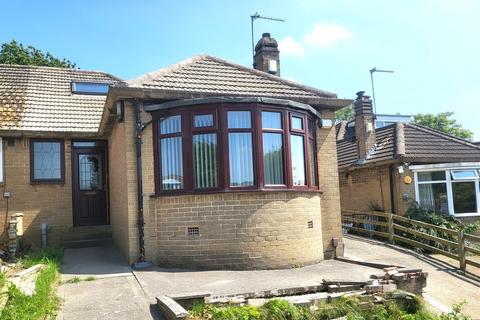 2 bedroom semi-detached bungalow to rent, Carr Manor Road, Leeds LS17