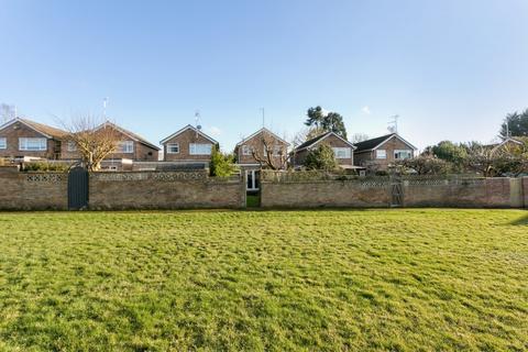 22 Burroughs Crescent, Bourne End, SL8 5NR