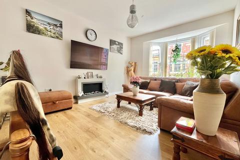 8, Bishops Place Apartments Bishops Place, Paignton, TQ3 3EB
