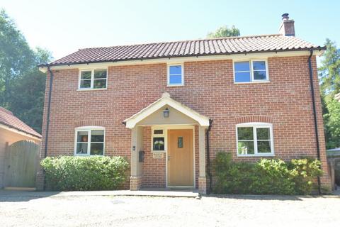 4 bedroom detached house to rent, Church Hill, Walpole, Halesworth