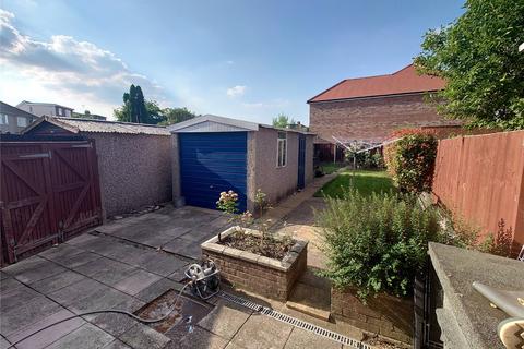 20 Blacklands Drive, Hayes, UB4 8EX