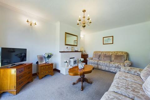 10 Walton Manor Close, Folkestone, CT19 5QG