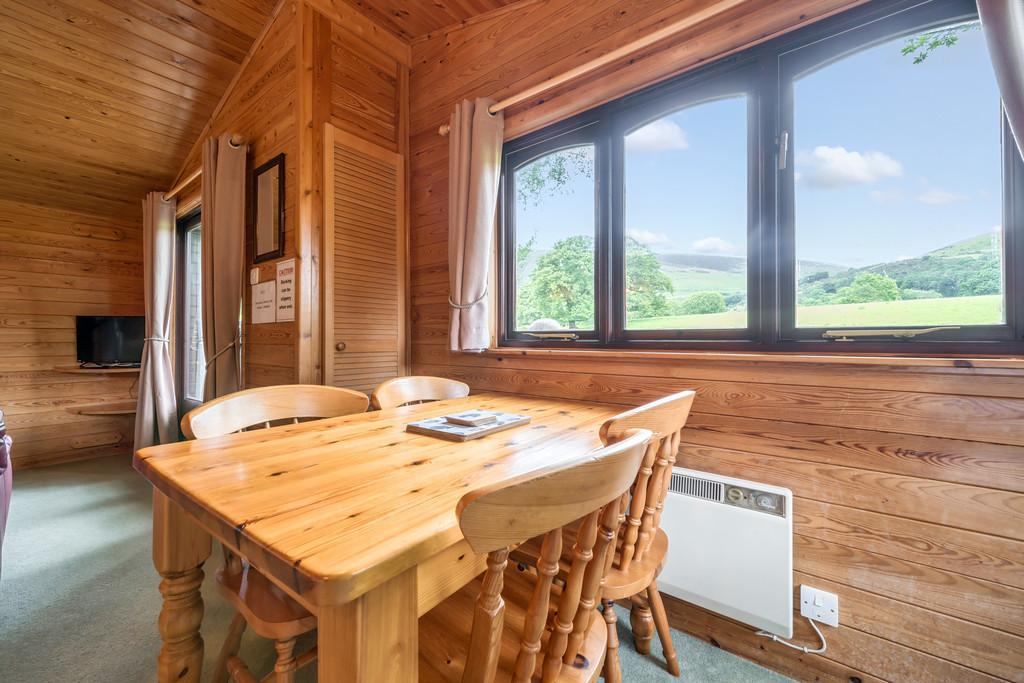 Open Plan Living Room / Dining Kitchen