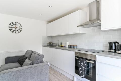 2 bedroom flat to rent, Vivian Comma Close, Finsbury Park, London, N4