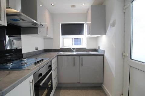 2 bedroom terraced house to rent, Florence Street, Hucknall