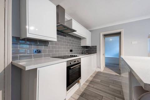 1 bedroom flat to rent, Cadogan Road, Surbiton, KT6