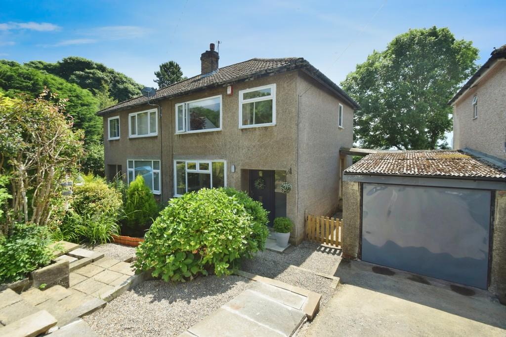 Southfield Drive, Keighley BD20 3 bed semidetached house for sale £
