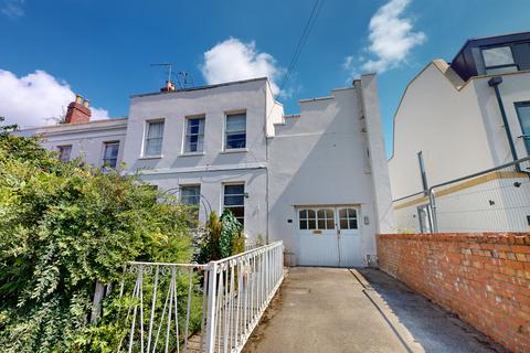 2 bedroom apartment for sale, Carlton Street, Cheltenham