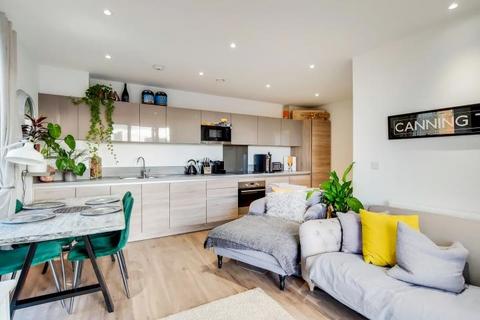 2 bedroom flat for sale, Flat 98, Katie Court, 21 Edwin Street, London, E16 1YA