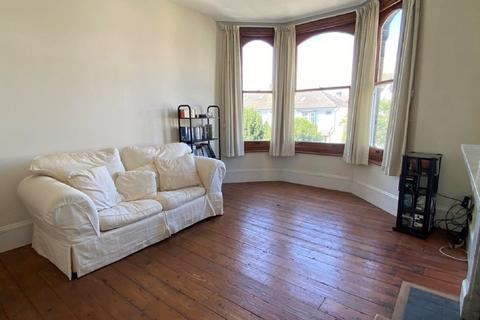 2 bedroom flat for sale, Granada Road, Southsea