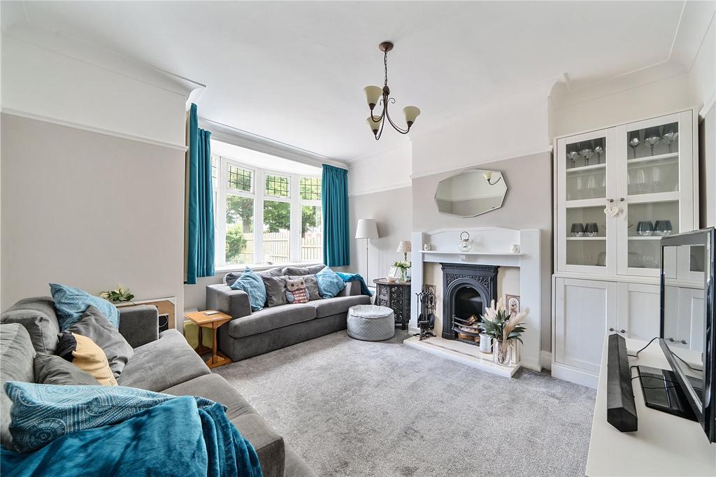 Brownberrie Avenue, Horsforth, Leeds... 4 bed semidetached house for